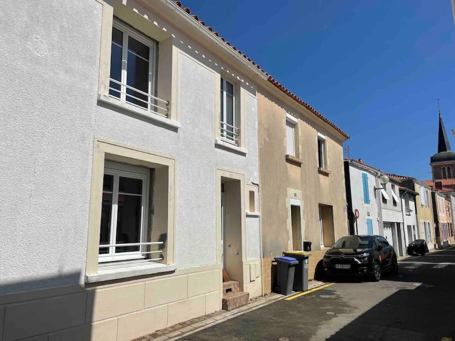 Maison Proche Plages, Port Et Tous Commerces レ・サ​​ーブル・ドロンヌ エクステリア 写真